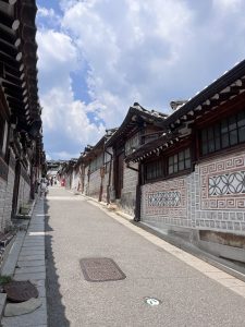 maisons traditionnelles hanok dans le village de Bukchon à Séoul