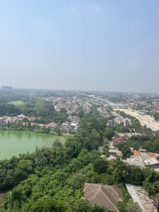 vue sur les immeubles de Jakarta depuis un Airbnb